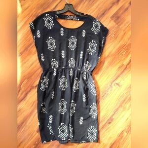 Pink Rose Black and White Dolman Sleeve Mini Dress